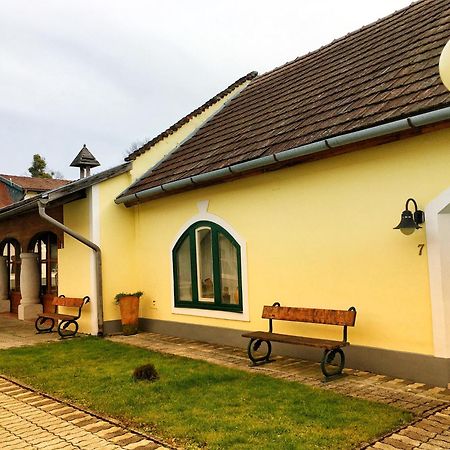 Hotel Ginti Panzió, Őrség à Magyarszombatfa Extérieur photo